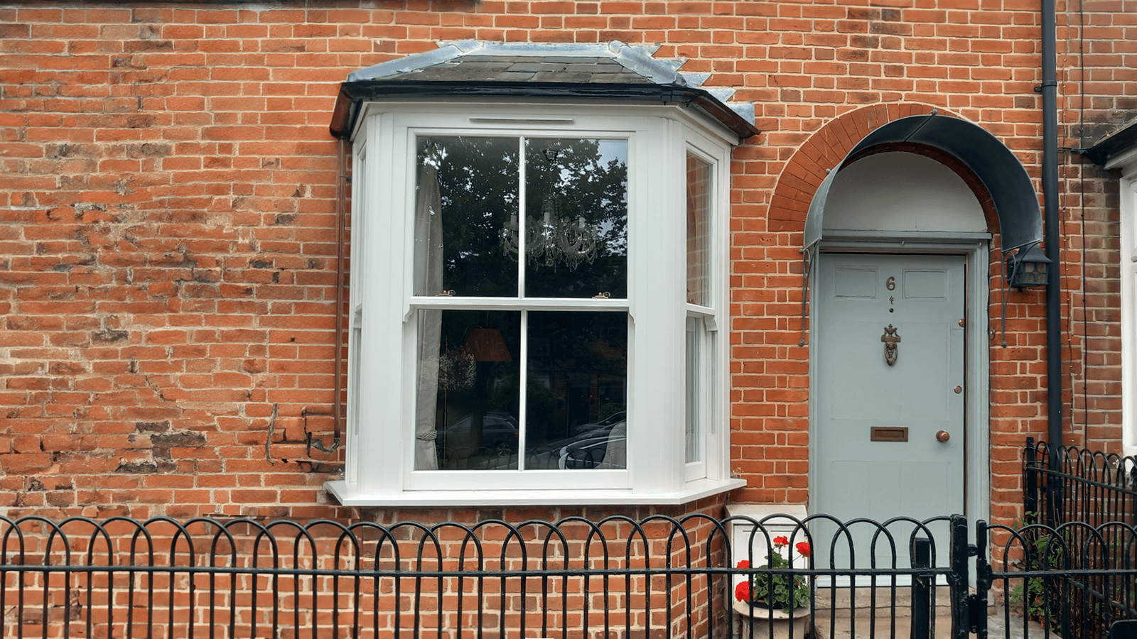 uPVC Sliding Sash Windows Lincoln background